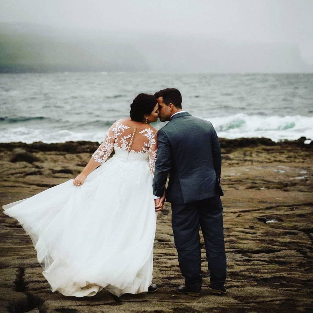 Wedding Gowns: What to Know Before You Buy Image