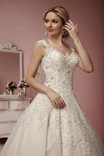 Flora's Faves Style No. 18049 #5 Ivory/Ivory/Silver thumbnail